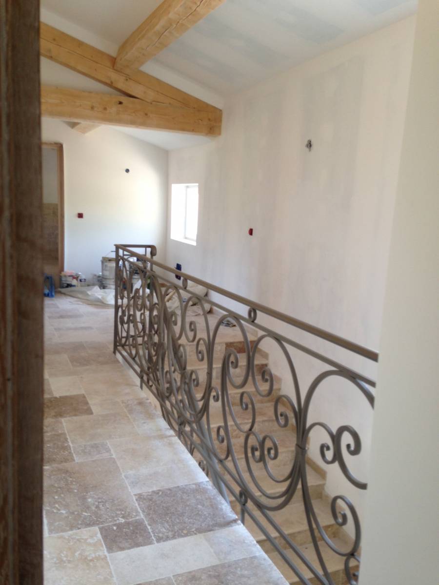 Garde-corps en fer forgé design pour un escalier à Roquebrune sur Argens